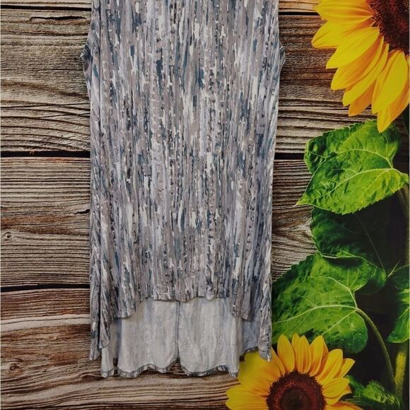 Loco Layers multicolored Women's top size: medium pre-owned - Picture 2 of 8